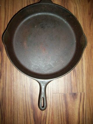 Vintage Unmarked Wagner Ware 12 Cast Iron 14 - Inch E2e Skillet / Frying Pan