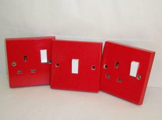 Rare Vintage 1950s Red & White Bakelite Light Switch & 2 Plug Sockets