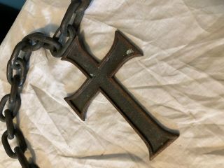 OLD ANTIQUE CATHOLIC HEAVY BRONZE CHAIN W/ CROSS FOR CHURCH STATUE 3