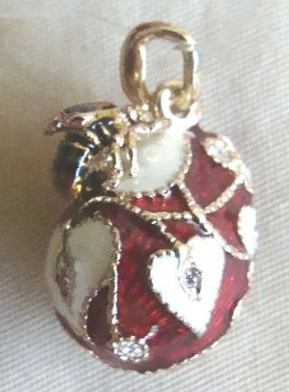 Russian Imperial st red color egg old style with hornet on side of pendant 5501 3