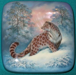 Wonderful " Snow Leopard " Russian Hand Painted Fedoskino Lacquer Box