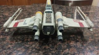 Hasbro 2011 Star Wars X - Wing Fighter Toy Model