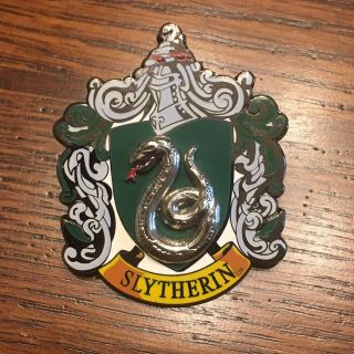 Universal Studios Wizarding World Of Harry Potter Slytherin Crest Pin On Pin Euc