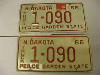 1966 66 1967 67 North Dakota Nd License Plate Truck 1 - 090 Pair