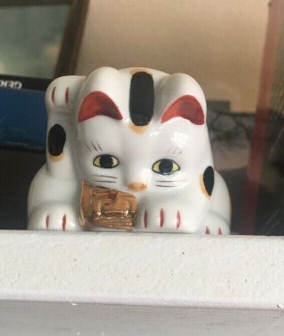 Maneki Neko Bowing Beckoning Cat Prosperity & Lucky Porcelain Statue Shelf