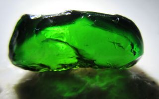5.  90 Crt Chrome Green Tourmaline Crystal Facet Rough B32