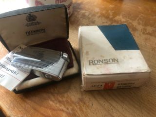 Vintage Streamlined Ronson Varaflame Chrome Gas Cigarette Lighter