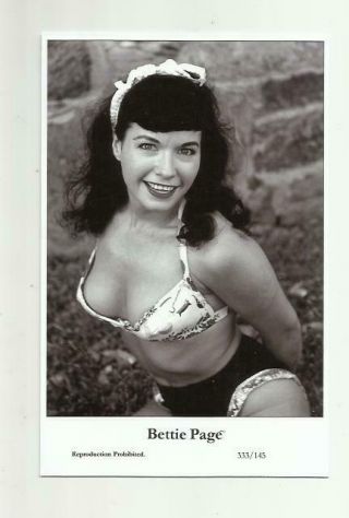 N480) Bettie Page Swiftsure (333/145) Photo Postcard Film Star Pin Up