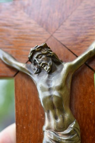 ⭐ Vintage Wall Cross,  Crucifix,  Wood & Bronze Christ ⭐