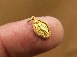 Vintage Antique 1830 10k Gold Virgin Mary Charm or Pendant 0.  7 grams 3