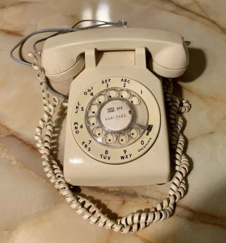 Vintage White Western Electric Rotary Dial Desk Phone Bell System 1968