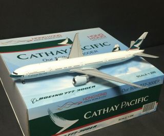 Jc Wings 1/200 Cathay Pacific Boeing 777 - 300er B - Kqx Die Cast Metal Model