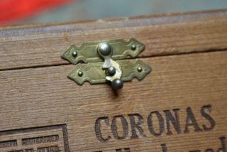Vintage Wooden Cigar Box Brooks & Co’s Tebson Coronas 4