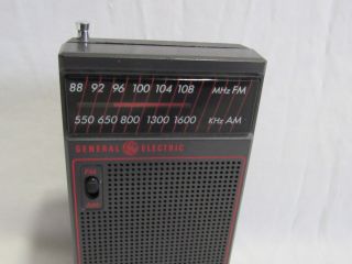 Vintage General Electric GE Portable Handheld AM/FM Radio 7 - 2582G (2C1) 2