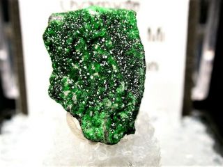 Minerals : Uvarovite Crystal On Several Sides From Type Locality In Russia