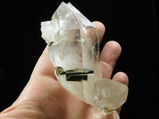 A Big Quartz Crystal Cluster With GREEN Epidote Found in Brazil 218gr e 4