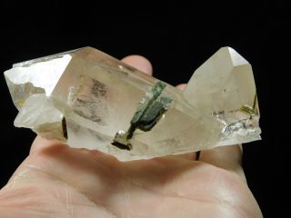 A Big Quartz Crystal Cluster With GREEN Epidote Found in Brazil 218gr e 5