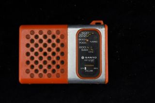 Vintage Sanyo Portable Transistor Am Radio Orange Rp - 1250