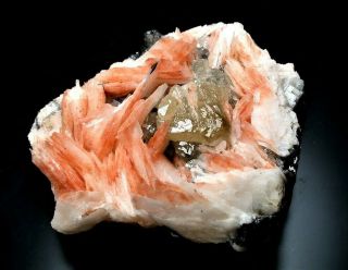 Minerals : Fluorescent Cerussite Crystal On Pinkish Barite Crystals From Morocco