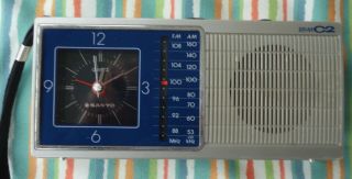 Vintage Sanyo Rpm - C2 Am Fm Portable Transistor Radio Quartz Clock 4 Aa Batteries