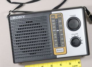 Sony Icf - F10 Am/fm 2 Band Portable Battery Transistor Radio Analog Dial Vguc