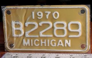 Motorcycle License Plate - Michigan - 1970 White On Mustard,  Not Bad