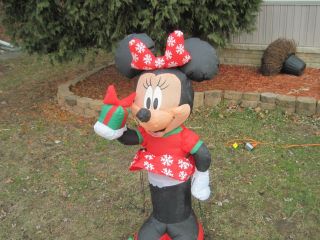 3.  5 ft Inflatable Christmas Minnie Mouse 2