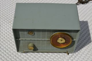 Vintage 1957 Mid Century RCA 8 - X - 5H Tube Radio 