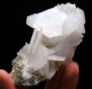 132g Rare Beauty White Fish Scaly Fluorescence Calcite Mineral Specimen /china22