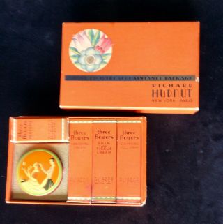 1930’s Richard Hudnut Three Flowers Acquaintance Compact Perfume Creams