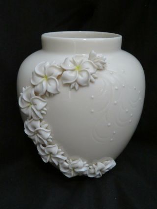 Dorothy Okumoto Plumeria Vase Urn Ivory Porcelain Flower Hawaii 7 1/4 " Signed