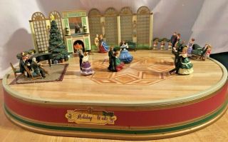 1997 Mr.  Christmas Music & Animation Holiday Waltz Ballroom Dancing Victorian