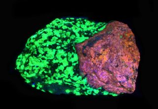 Choice Specimen Of Sw/lw Fluorescent Minerals From Sterling Hill,  Jersey 189