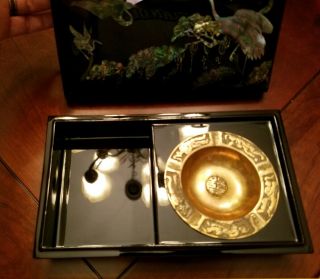 VINTAGE BLACK LACQUER MOTHER OF PEARL ASIAN CIGARETTE BOX ASH TRAY 3