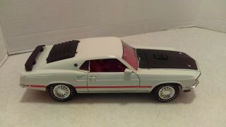 1:18 Ertl 1969 Ford Mustang Mach 1 White With Black Hood Diecast American Muscle 2