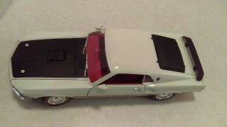 1:18 Ertl 1969 Ford Mustang Mach 1 White With Black Hood Diecast American Muscle 6