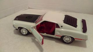 1:18 Ertl 1969 Ford Mustang Mach 1 White With Black Hood Diecast American Muscle 7