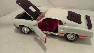 1:18 Ertl 1969 Ford Mustang Mach 1 White With Black Hood Diecast American Muscle 8