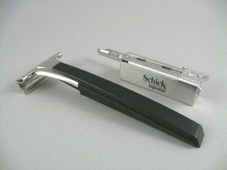 Vintage Schick Injector Safety Razor With Schick Injector Blades Code M35