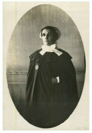 (f 15) Postcard - Wwi Era - Nurse Matron ?
