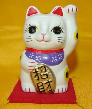 White Japanese Pottery Maneki Neko Beckoning Money Good Fortune Lucky Cat