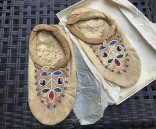 Estate Old Native American Indian Beaded Moccasins,  Owners Name Plains Ojibwe