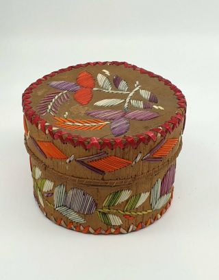 Fine Old Native American Great Lakes Indian Birch Bark Quill Box Floral