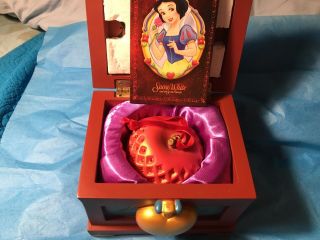 Disney Store Exclusive Rare Snow White Evil Queen Heart Box With Apple