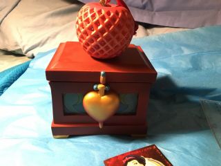 Disney Store exclusive Rare Snow White Evil Queen Heart box with apple 2