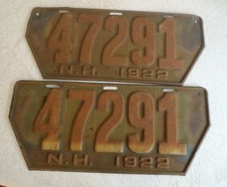 1922 Hampshire Non - Resident License Plate Tag 47291 Pair