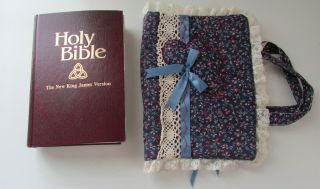 Vintage King James Version Holy Bible 1982 W/cloth Floral Cover Tote