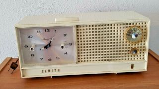 Vintage Zenith Am Tube Type Alarm Clock Radio H519