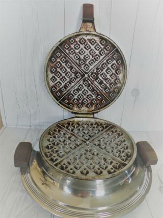 Antique Waffle Iron - Universal Brand By Landers Frary & Clark Made In Usa