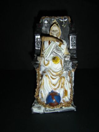 072 Statue Trono White 8.  5 " Santa Muerte Dollar Santisima Señora Sentada Curada